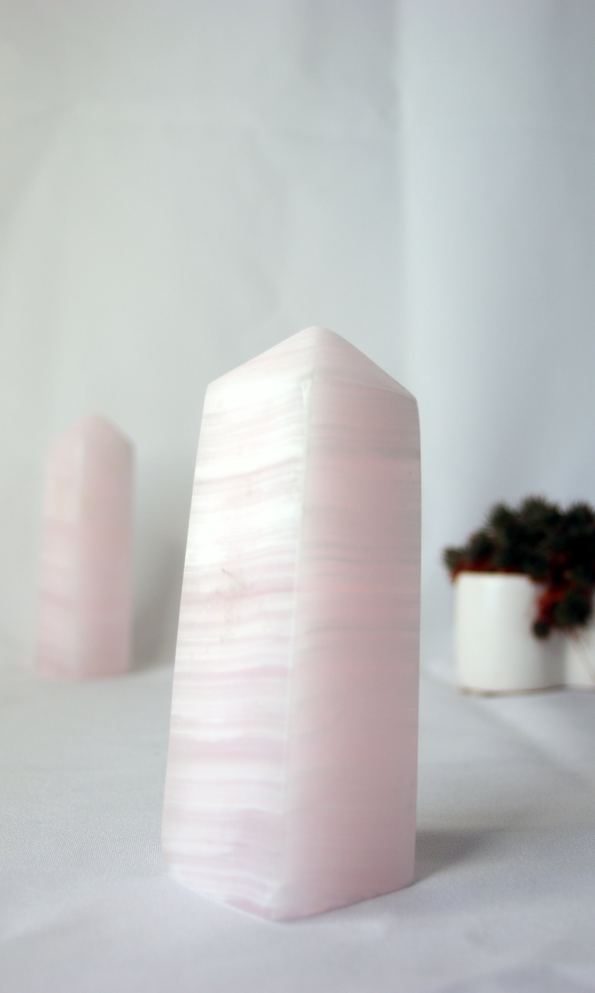 Mangano Calcite Obelisk