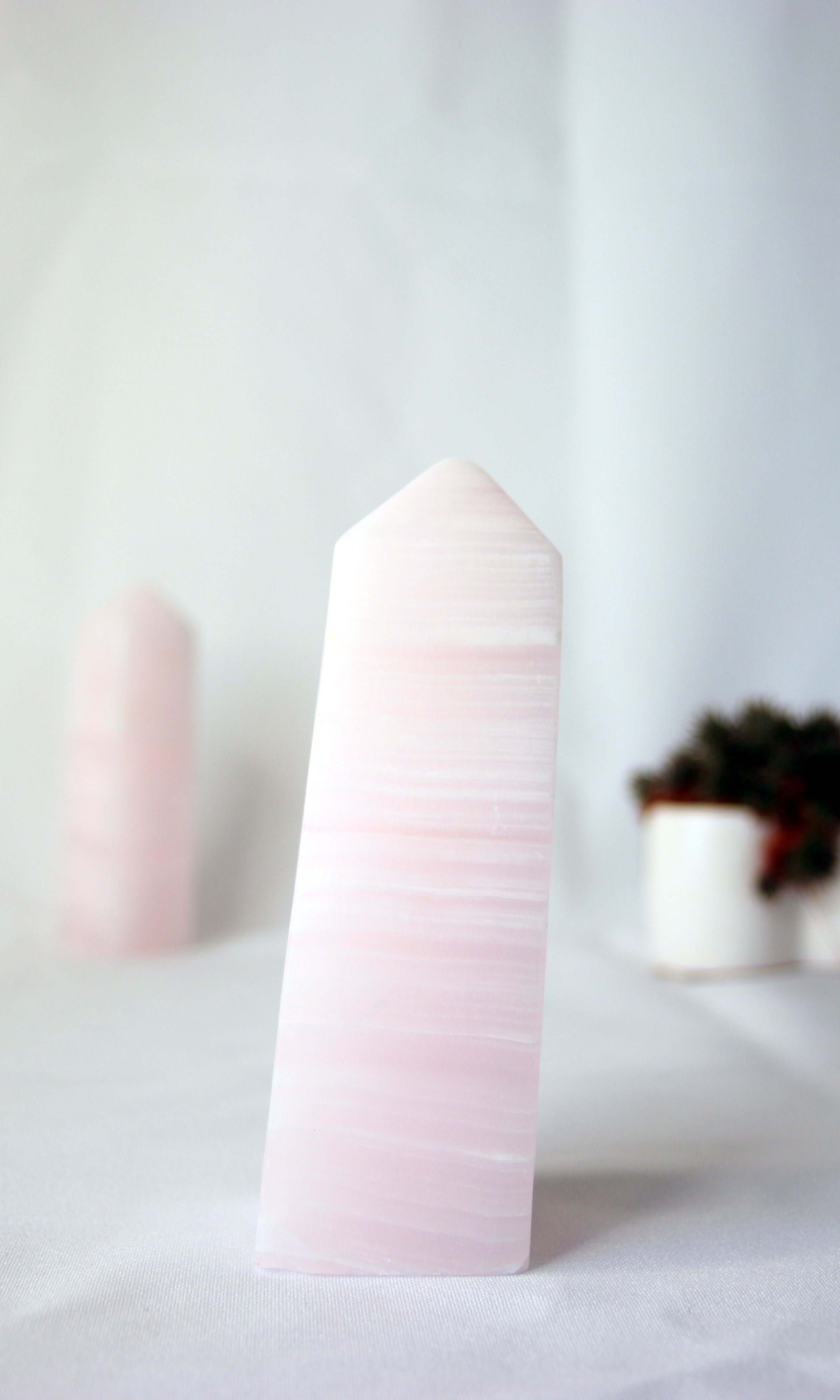 Mangano Calcite Obelisk