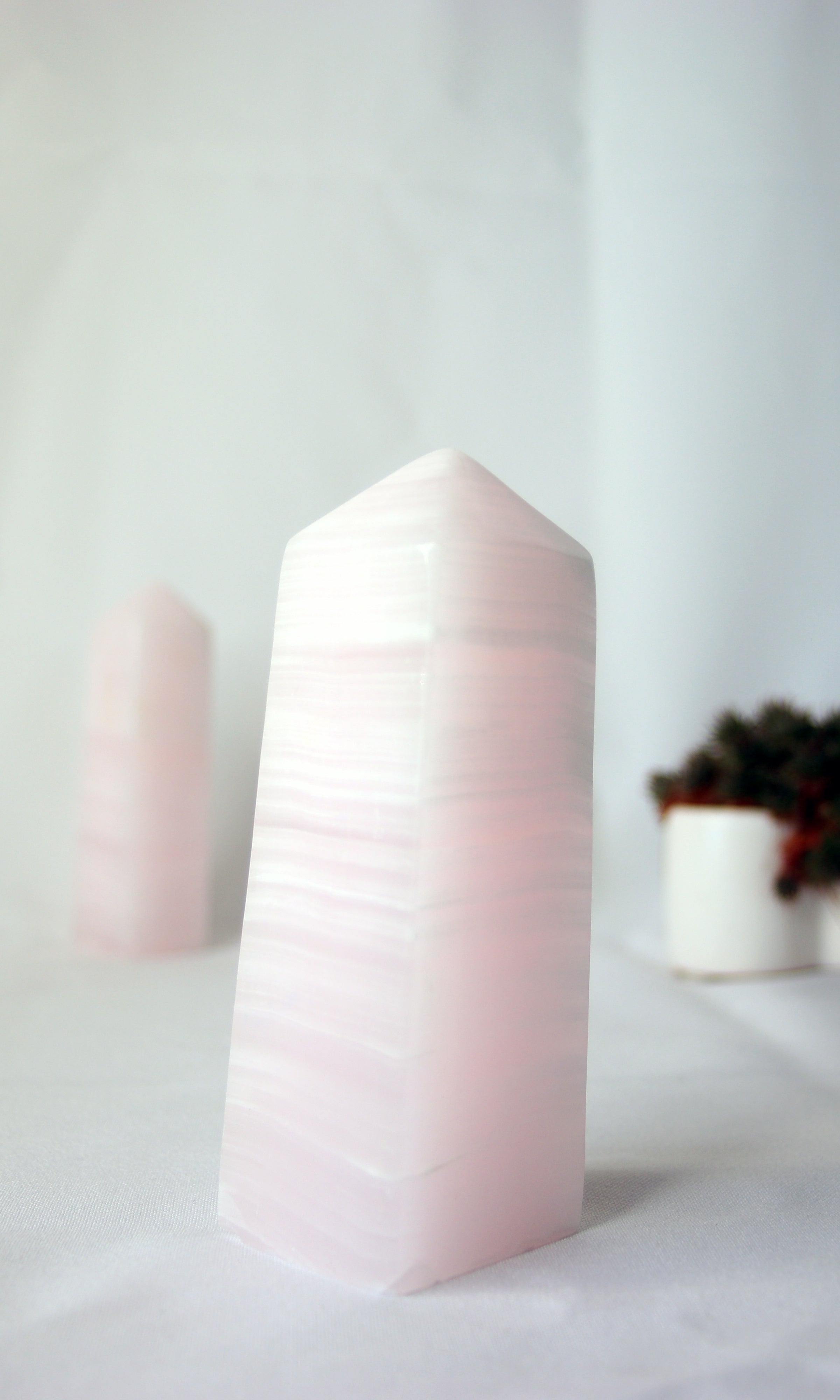 Mangano Calcite Obelisk